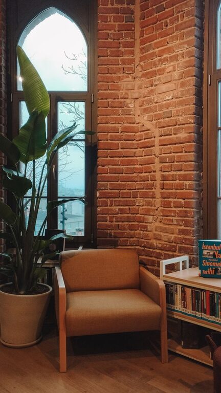Tips for Creating a Cozy and Inviting Reading Nook at Home